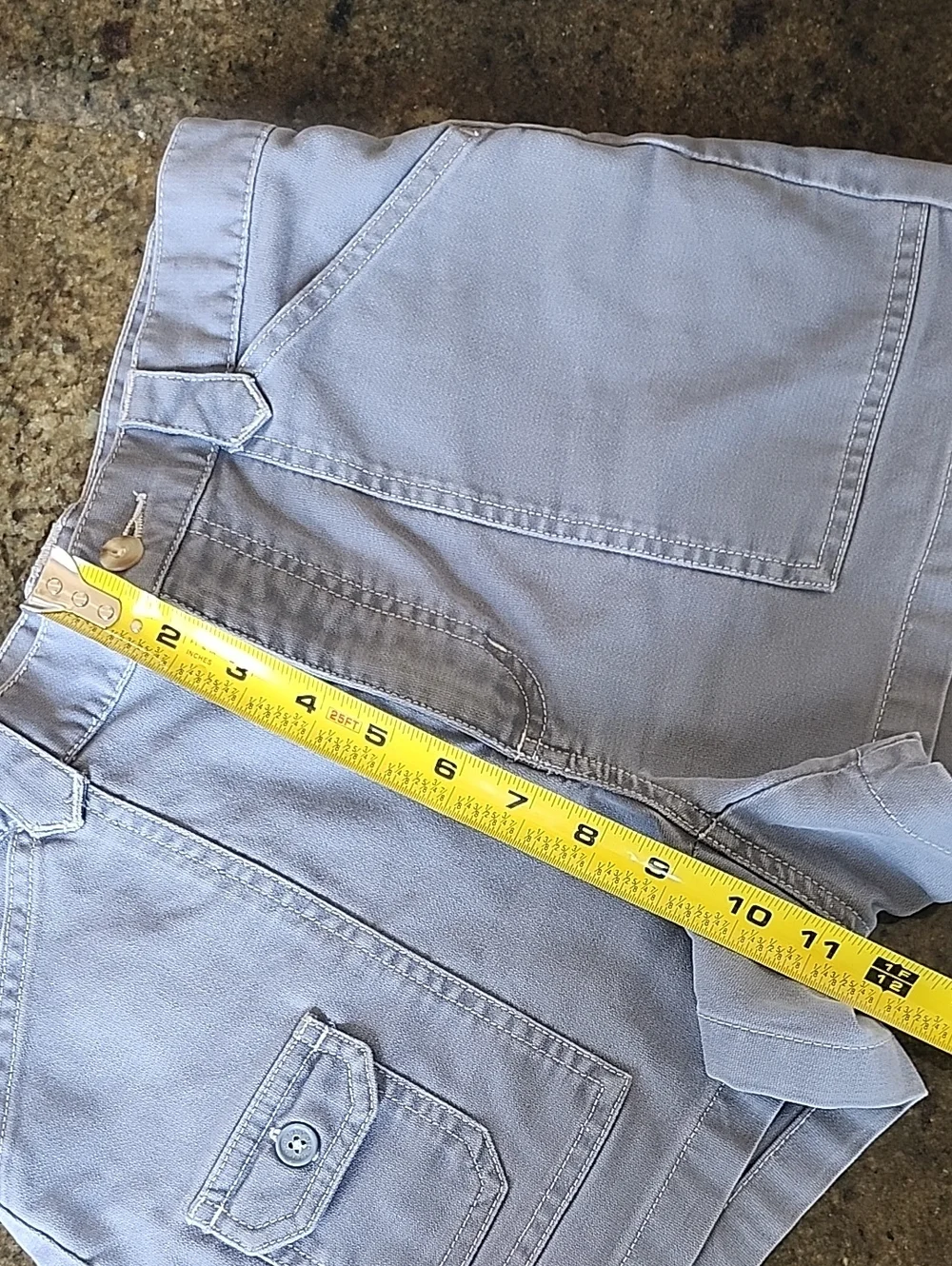 Old Navy Women's Light blue/gray Cotton Cargo Shorts with Pockets - Size 4
